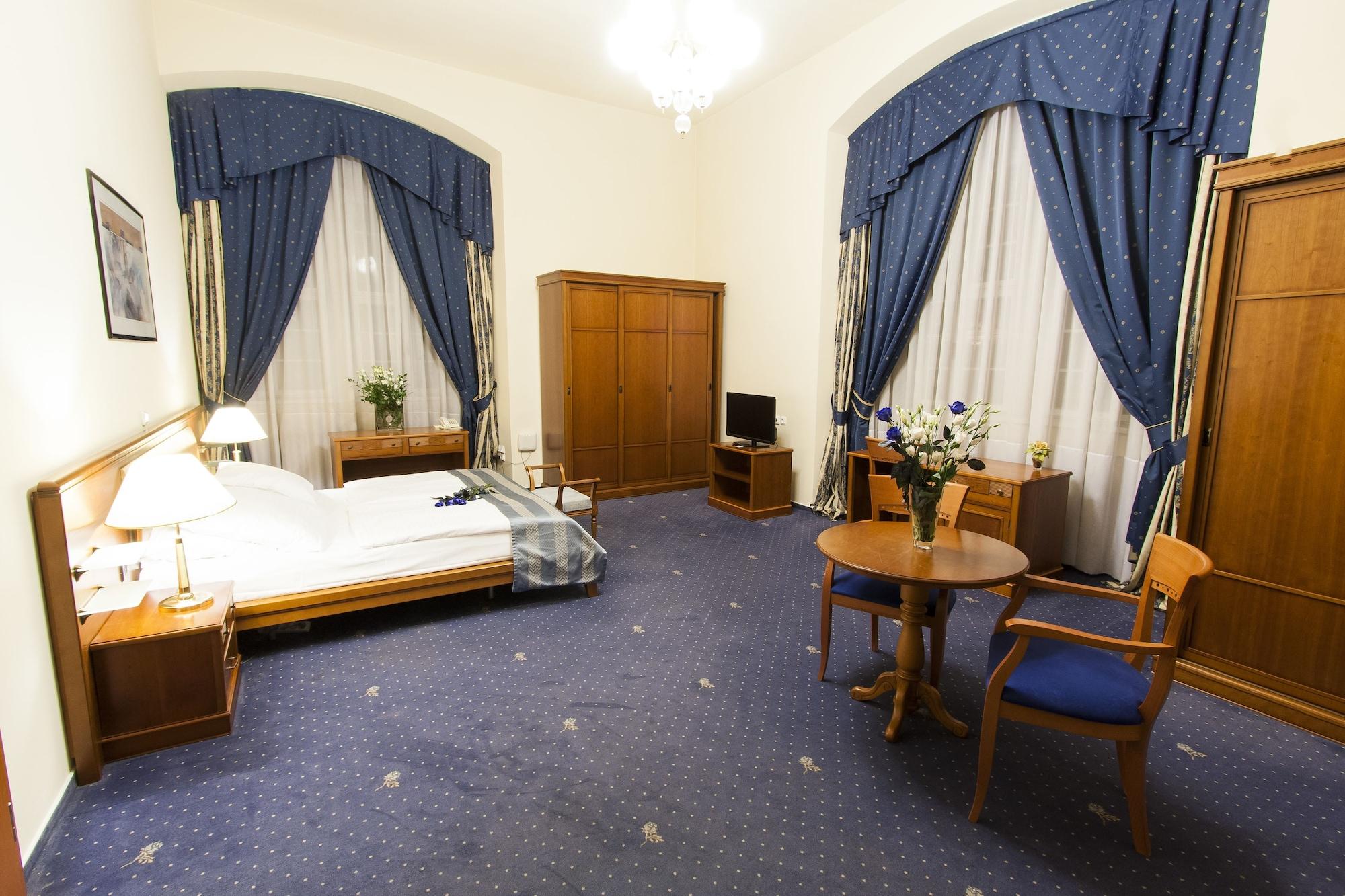 The Botanist Aparthotel Prague Exterior photo