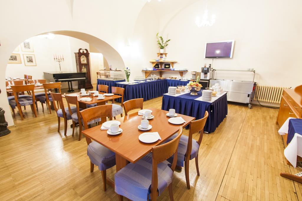 The Botanist Aparthotel Prague Exterior photo