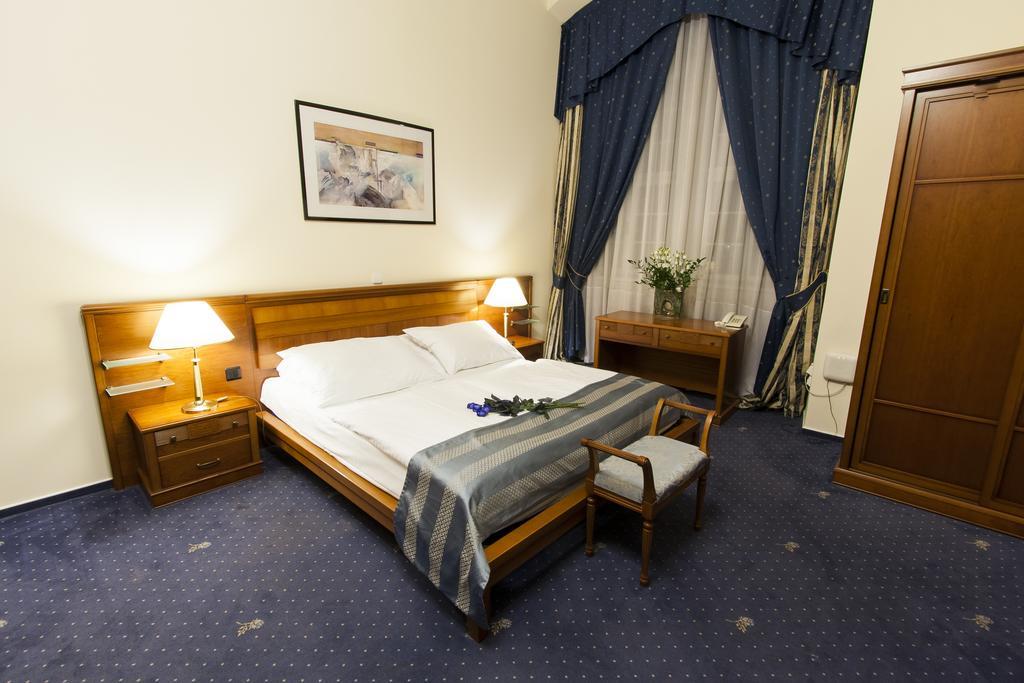 The Botanist Aparthotel Prague Exterior photo