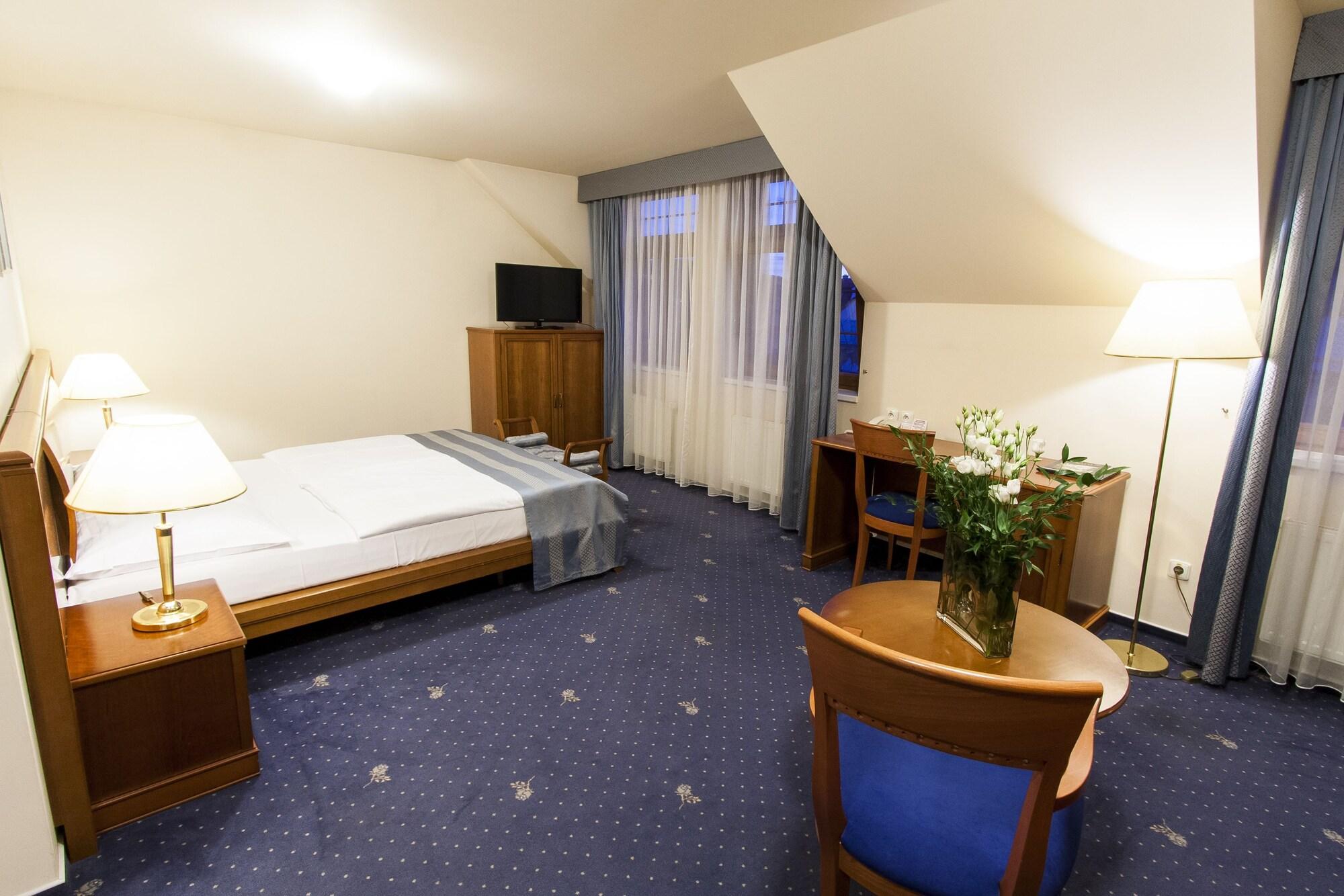 The Botanist Aparthotel Prague Exterior photo