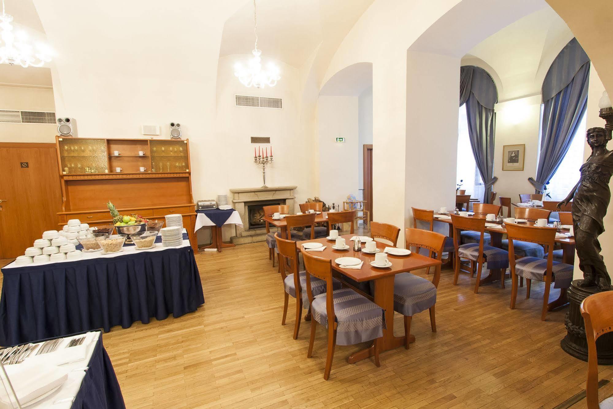The Botanist Aparthotel Prague Exterior photo